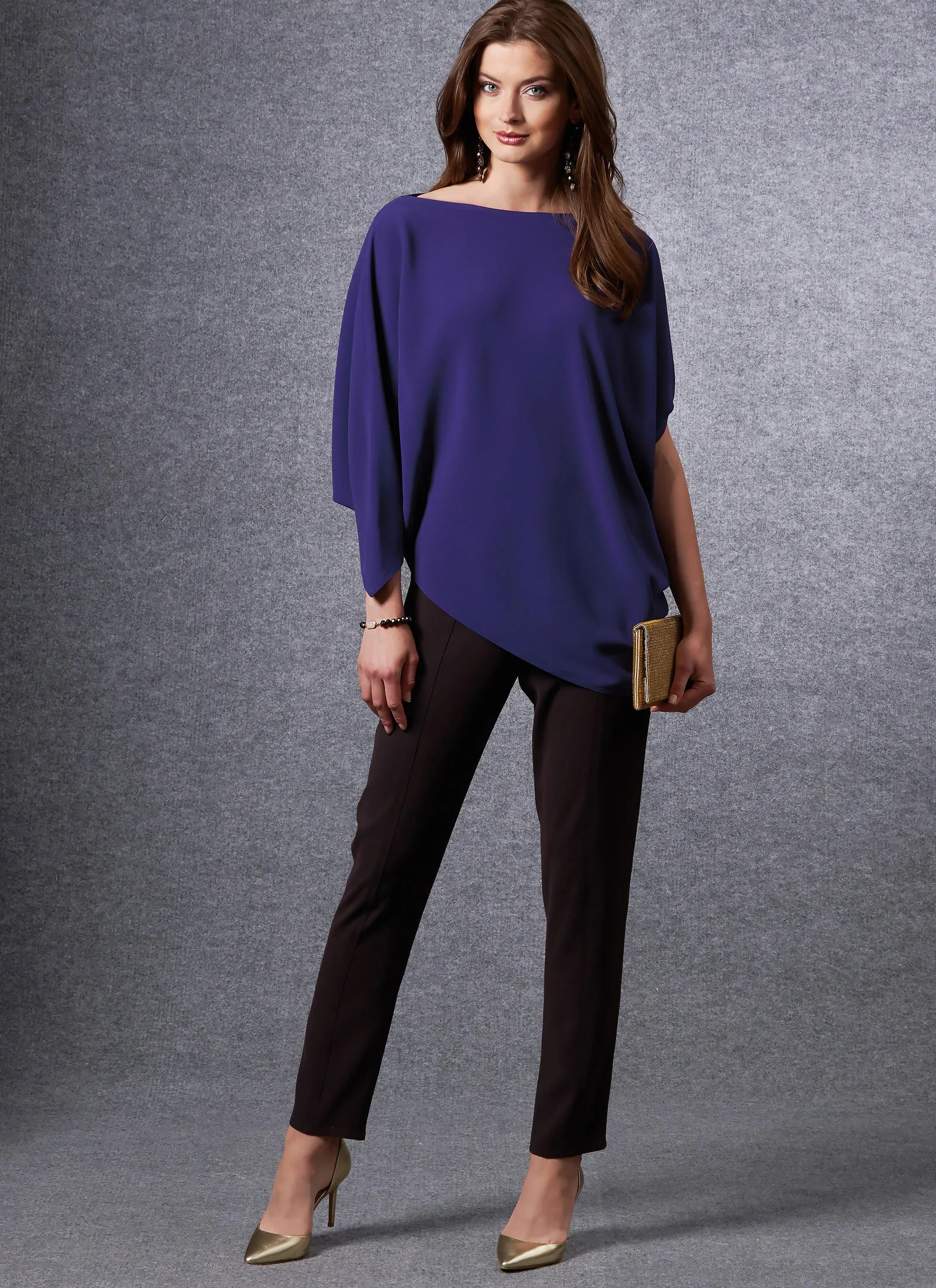 SPORTSWEAR - V1665